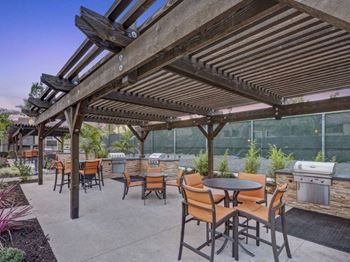 Outdoor dining and picnic area